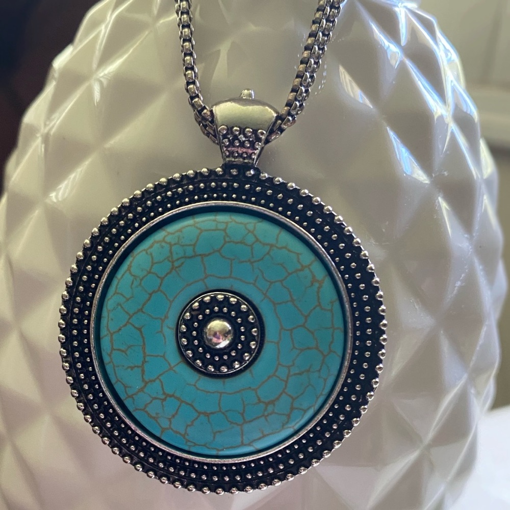 Gorgeous Turquoise Metal chain Necklace
